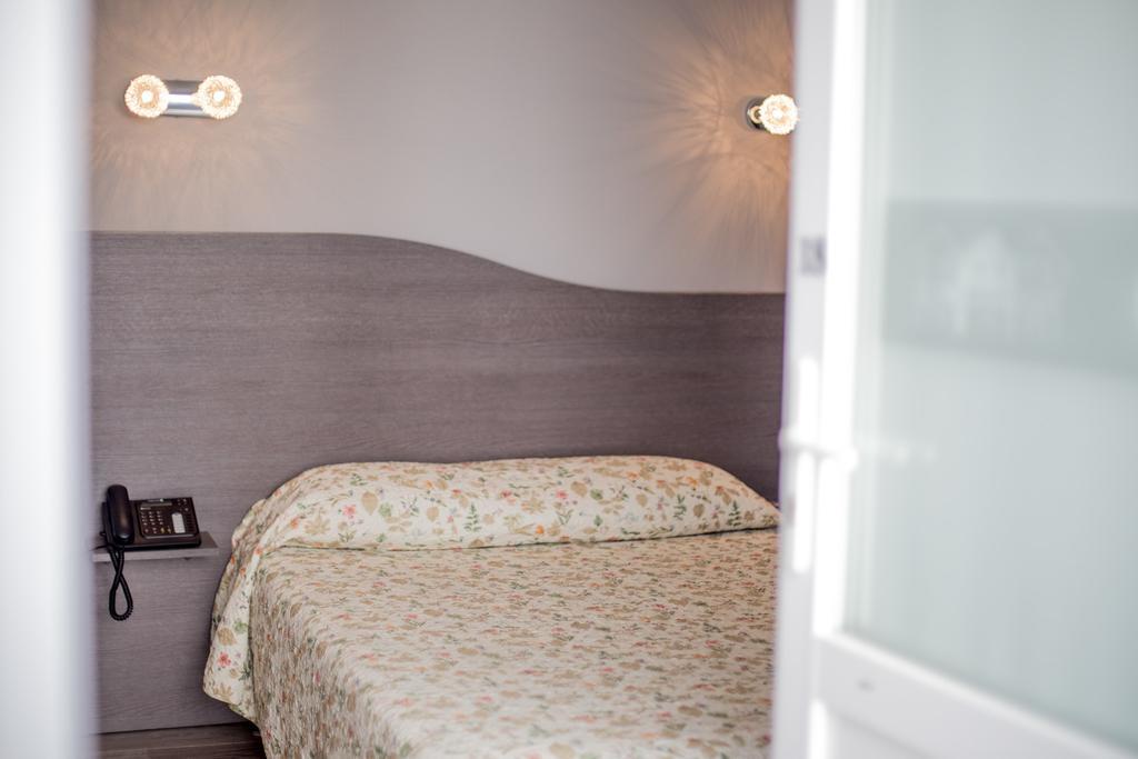 Annexe Hotel De La Gare Hendaye Exterior photo